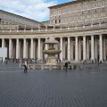 Papstpalast mit dem Brunnen von Carlo Maderno