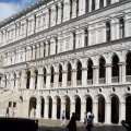Im+Innenhof+des+Palazzo+Ducale%3B+in+der+Mitte+die+Scala+dei+Giganti