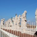 Auf+dem+Dach+von+San+Pietro+mit+den+Heiligen+Statuen