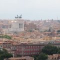 Ausblick von der Terrazza del Gianicolo über Rom, Monumento Vittorio Emanuele II und Kapitol