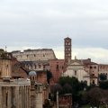 Aus dem Tabularium, hinten das Kolosseum und davor die Basilica di Santa Francesca Romana