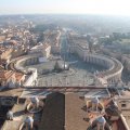 Piazza San Pietro von der Aussichtplattfrom auf der Kuppel der Basilica di San Pietro gesehen.