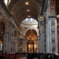 Im Hauptschiff der Basilica di San Pietro