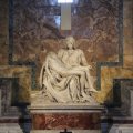 Pietà in der Basilica di San Pietro von Michelangelo Buonarotti