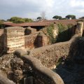 Santuario della Bona Dea in der Regio V in Ostia Antica, die Dächer müssten die Terme del Nuotatore schützen