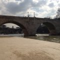 Ponte Cestio, unten auf der Tiberinsel