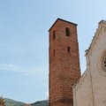 Turm des Duomo S. Martino und links im Hintergrund die Chiesa Sant Agostino