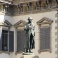 Denkmal des Cesare Beccaria auf der Piazza Cesare Beccaria