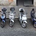 Typische Transportmittel Roms, bzw. Italiens, die Roller