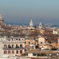 Ausblick vom Aventino auf die Innenstadt Roms, in der Mitte mein Lieblingskirchturm der SantIvo alla Sapienza