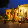 Teatro Massimo an der Piazza Giuseppe Verdi am Silvesterabend