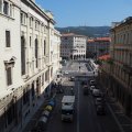 Blick+von+der+Scala+dei+Gigant+auf+die+Via+Silvio+Pellico%2C+Trieste