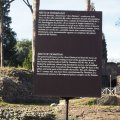Palatin: Infoschild zum ehemaligen Arco di Domiziano.