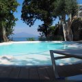 Der Pool der Sorrento Dream Villa mit Blick auf den Vesuv (Vesuvio)