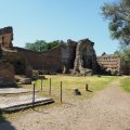 Villa Hadrian: Palazzo Imperiale und Gebäude mit dorischen Säulen
