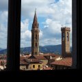 Palazzo Vecchio/Sala delle Udienze: Ausblick auf die Türme des Klosters Badia Fiorentina - Monastero und Museo Nazionale del Bargello