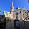 Basilica di SantAndrea an der Piazza Andrea Mantegna