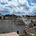 Blick über die Dächer der Trullis. (Vista Panoramica dei Trulli)
