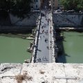 Blick von der Dachterrasse des Castel SantAngelo auf die Ponte SantAngelo