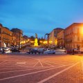 Piazza della Liberità mit der Bronzestatue von Vittorio Emanuele II