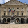 Aosta Rathaus an der 
Piazza Émile Chanoux