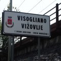 Visogliano kurz vor der slovenischen Grenze. 
Direkt an der Bahnlinie Udine - Trieste (45°4640.1"N 13°3826.5"E)