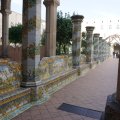 Complesso Monumentale di Santa Chiara: Chiostro maiolicato
