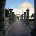 Complesso Monumentale di Santa Chiara: Chiostro maiolicato