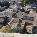 Blick von der Via San Salvatore im historischen Teil von Bolsena auf Bolsena