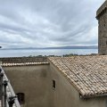Ausblick auf den Lago di Bolsena vom Rocca Monaldeschi della Cervara