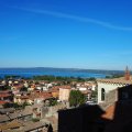 Ausblick von der Via Francesco Cozza auf den Lago di Bolsena und Bolsena