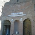 Eingang der Santa Maria degli Angeli e dei Martiri an der Piazza della Repubblica