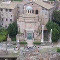 Forum Romanum: Oben auf dem Domus Tiberiana - Palast des Tiberius mit Blick auf Tempel des Romulus (Tempel für Iuppiter Stator)