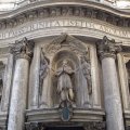 Die Kirche San Carlo alle Quattro Fontane
 Mitte: der heilige Carlo Borromeo
Links: San Giovanni di Matha 
Rechts: San Felice di Valois.