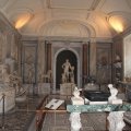 Sala degli Animali (Saal der Tiere), hinten in der Nische die Statue des Meleager