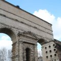 Porta Maggiore und Sepolcro di Marco Virgilio Eurisace
