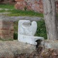 Marmorfigur in Ostia Antica