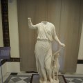 Statue "Diana cacciatrice" in der Camera di Psiche im Casino Nobile (Musei di Villa Torlonia)
