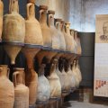 Antike Amphoren ausgestellt im Mercati di Traiano (Trajansmärkte)