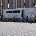 Die vatikanische Post wurde eine Zeitlang wegen Rennovierungsarbeiten auf die Piazza San Pietro ausgelagert.