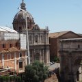 Musei Capitolini. Blick vom Tabularium auf die Chiesa Santi Luca e Martina Martiri im Foro Romano