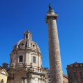 Colonna Traiana und die Chiesa del Santissimo Nome di Maria al Foro Traiano