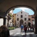 Durchgang am Palazzo Comunale zur Piazza del Plebiscito, hinten: Chiesa di SantAngelo in Spatha