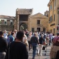 Auf der sehr vollen Piazza Castello
