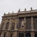 Die Barockfassade des Palazzo Madama an der Piazza Castello mit dem Monument allAlfiere dellEsercito Sardo