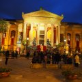 Teatro Massimo an der Piazza Giuseppe Verdi am Silvesterabend