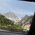 Marnorsteinbruch bei Carrara aus der Entfernung