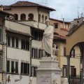 Monumento a Dante Alighieri auf der Piazza di Santa Croce