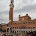 Palazzo Pubblico mit dem Torre del Mangia (Turm) und der Piazza del Campo