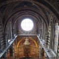 Oberhalb des Apsis des Duomo di Siena